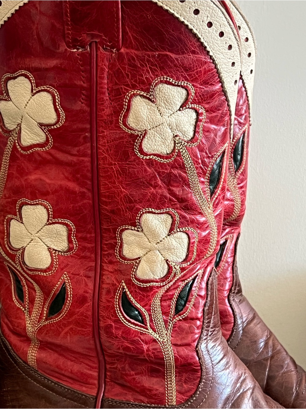 Larry Mahan Vintage Red and Brown Floral Western Boots - Classic Cowgirl Style - Picture 7 of 9